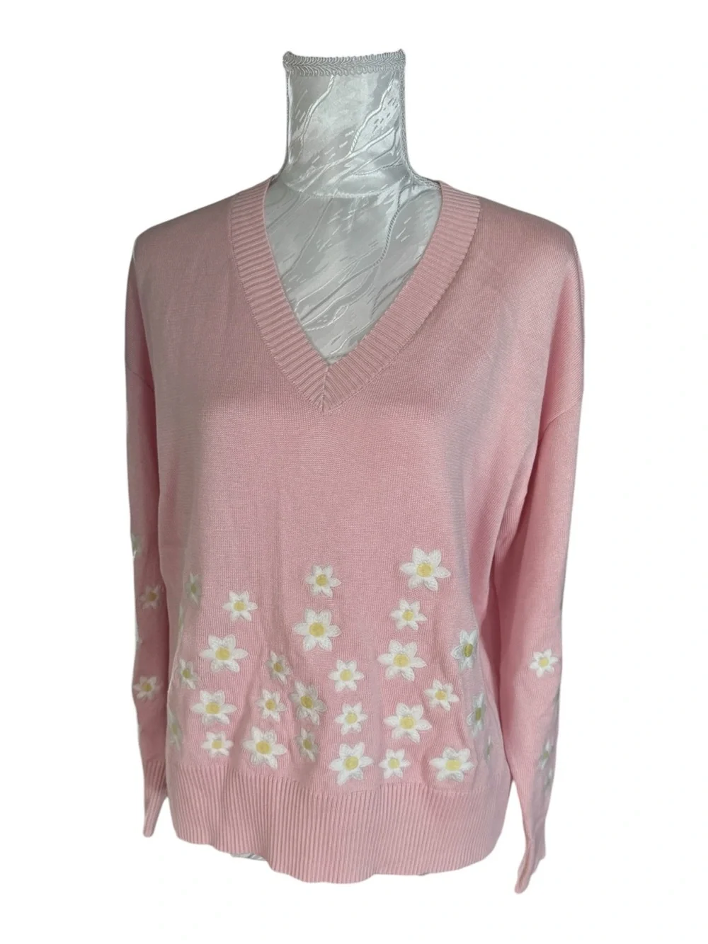 Metric Knits Light Pink V-Neck Sweater with Daisy Embroidery